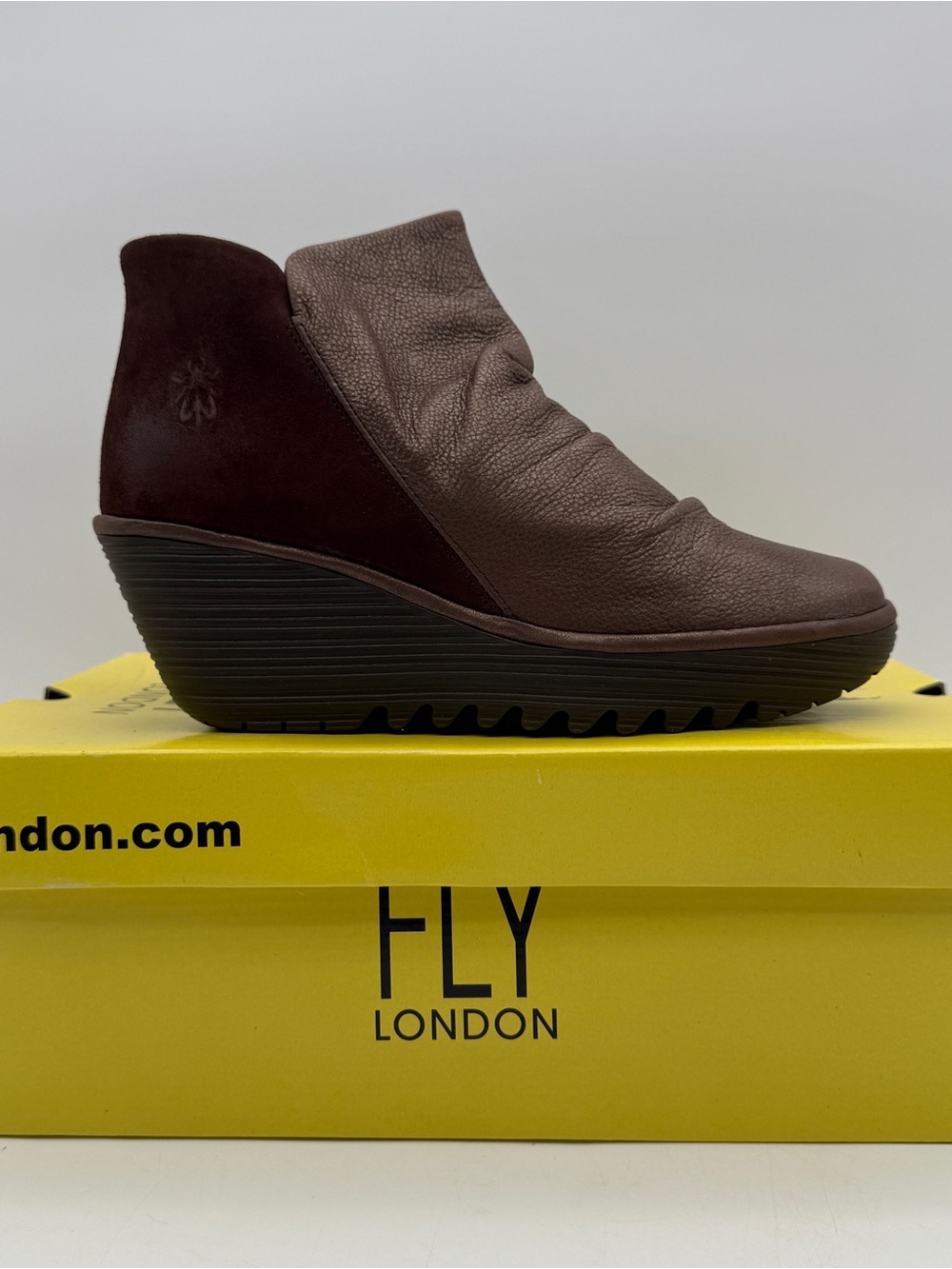 Fly London YIP Wide Mary Jane Brown EU 38 US 7.5 Women NIB Leather